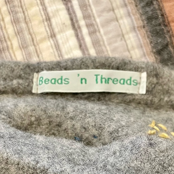 Artisan embroidered wool beret - Picture 6 of 6